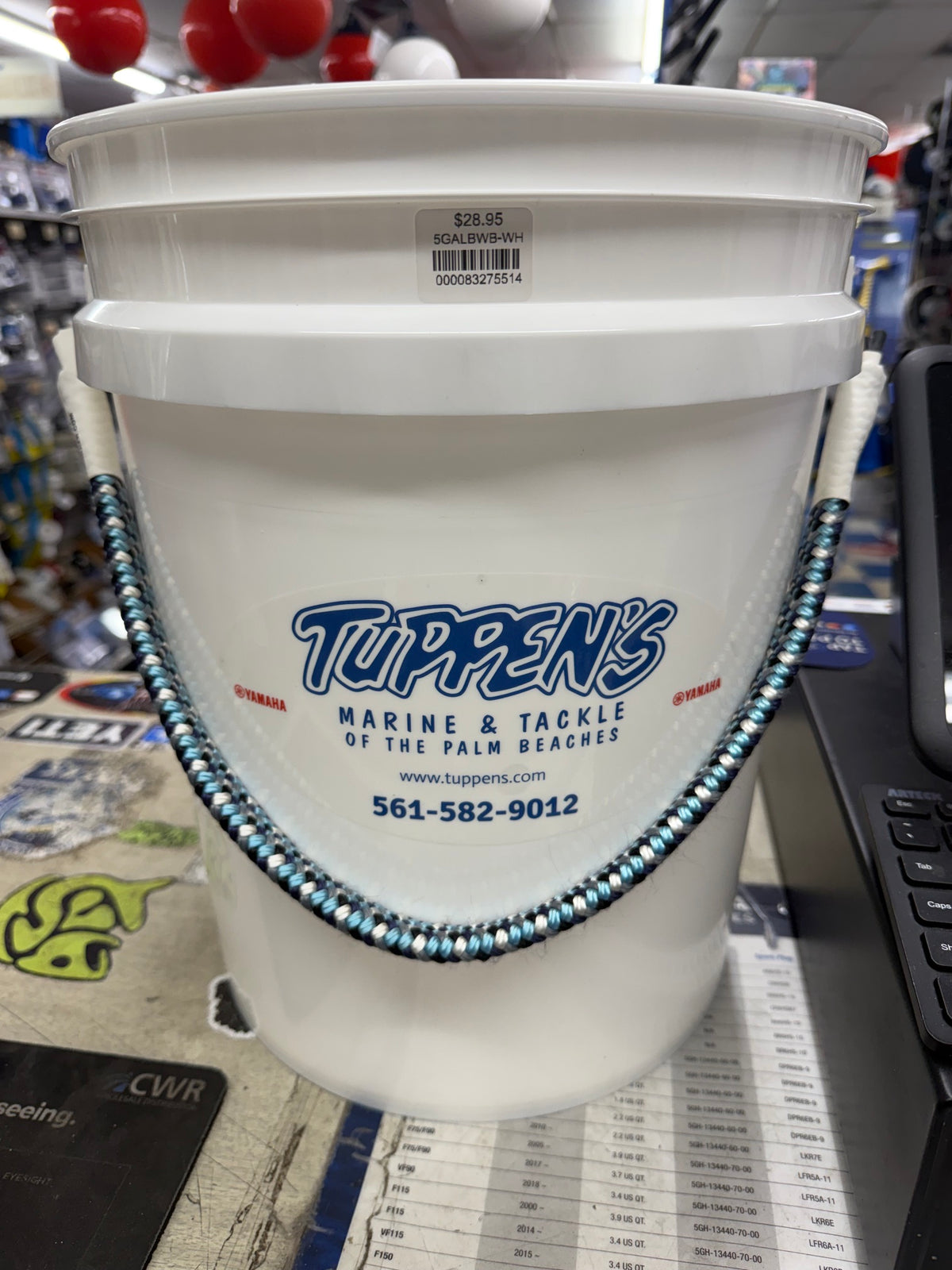 Tuppens Battlewagon 5 Gallon White Bucket Ocean Commotion Flat Braided Rope Handle.