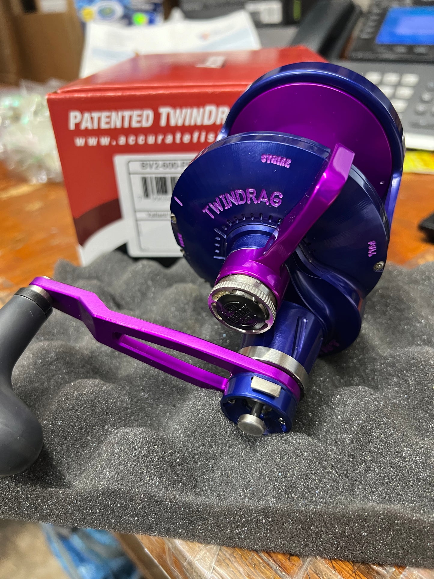 Accurate BV2-600 Boss Valiant 2 Speed Conventional Reel Purple Blue Purple
