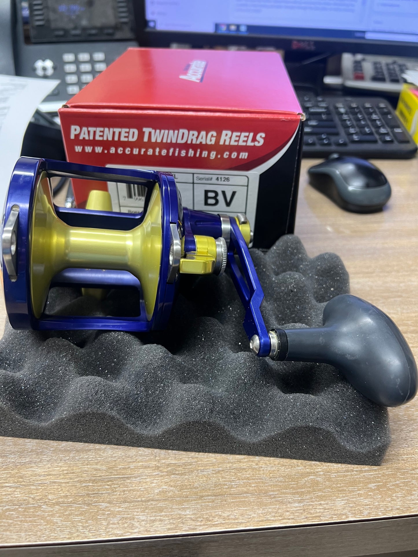 Accurate Boss Valiant 2-Speed Reel 800 Custom Purple Blue Yellow BV2-800