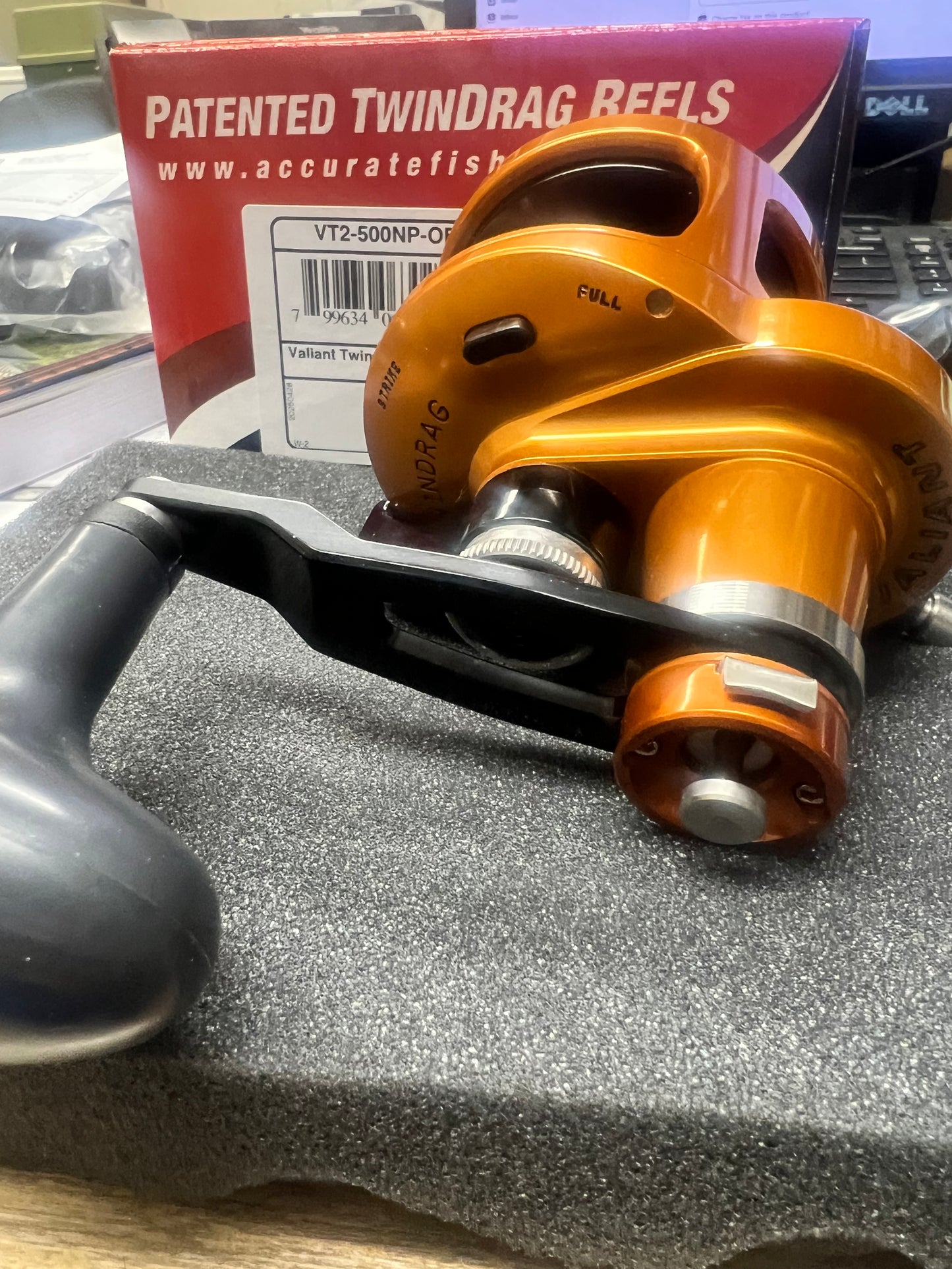 Accurate Valiant 2 VT2-500NP-OB 500 Narrow Plus 2-Speed Custom Orange Black Reel