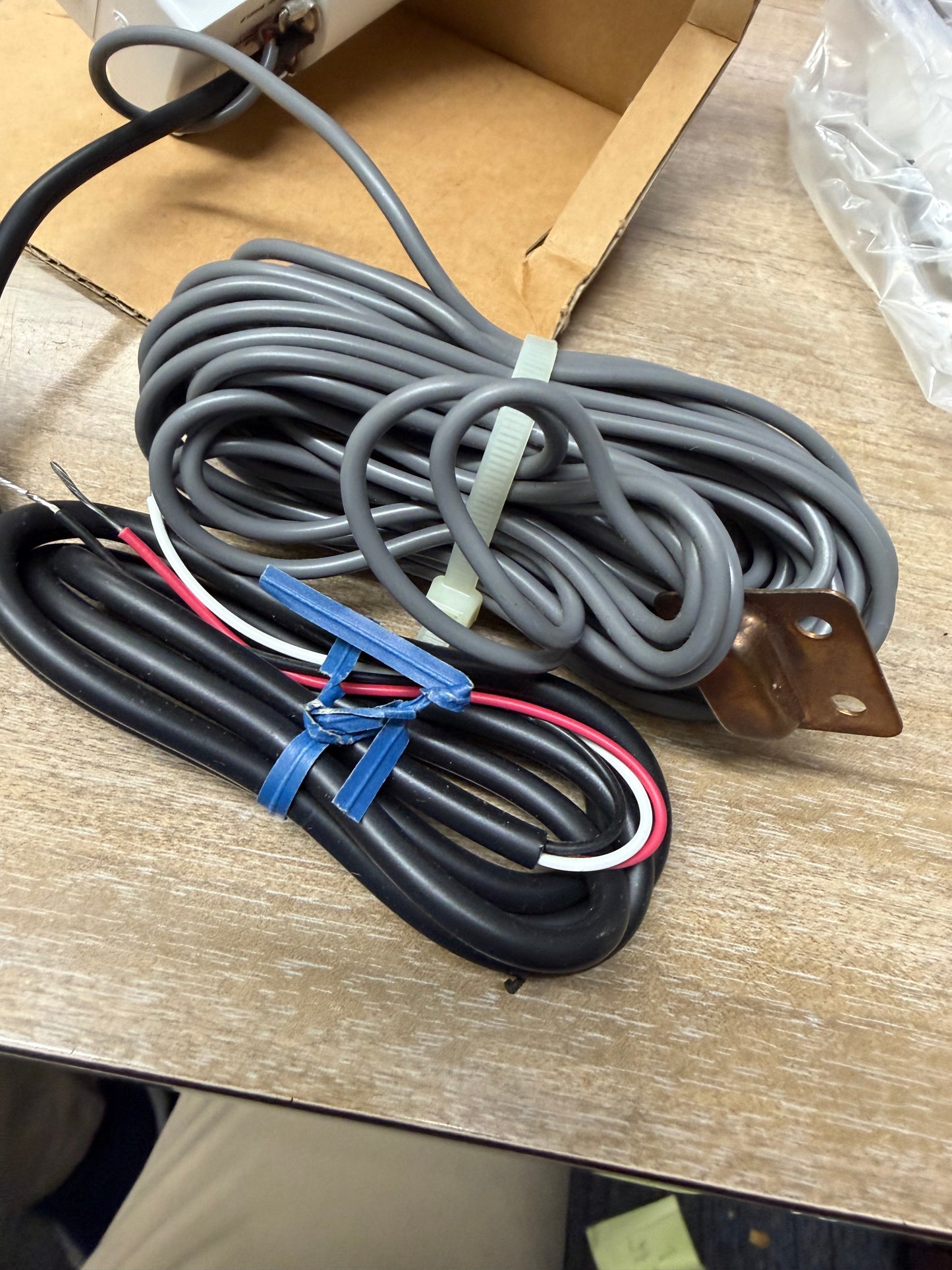 Lowrance 3001 2-3/8" Water Surface Temp Instrument Gauge Black Square Faceplate