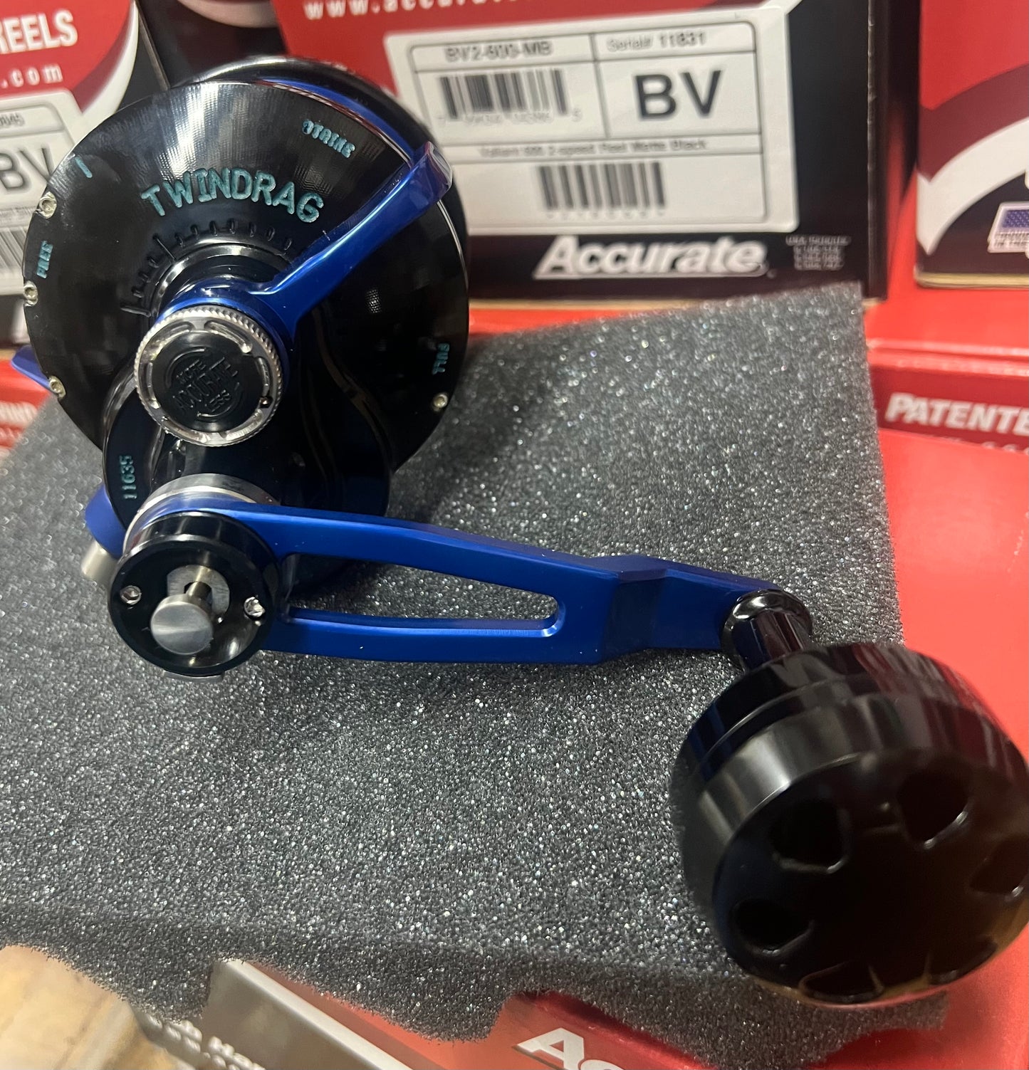 Accurate Boss Valiant 600 Narrow 2 Speed Reel Custom Black Blue Nex-Gen Handle