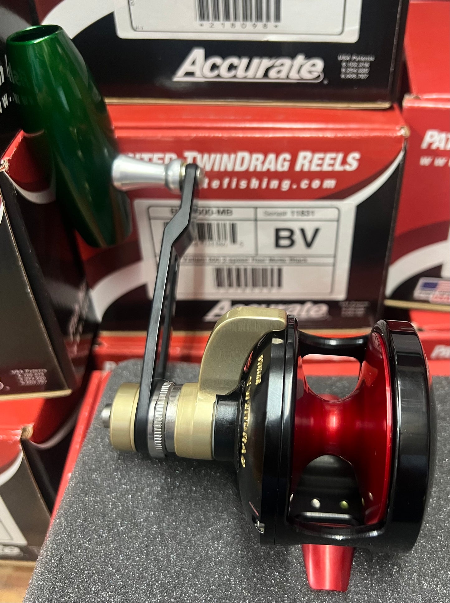 Accurate Valiant 500 BV2-500NL-SPJ Narrow 2 Speed Slow Pitch Custom Rasta Left Reel