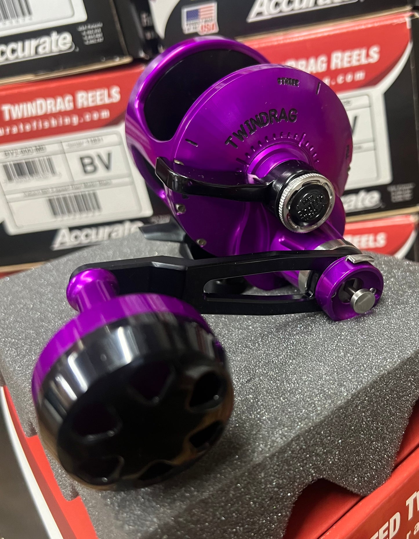 Accurate 600 BV2-600 Boss Valiant 2 Speed Custom Purple Black Reel Nex-Gen Handle