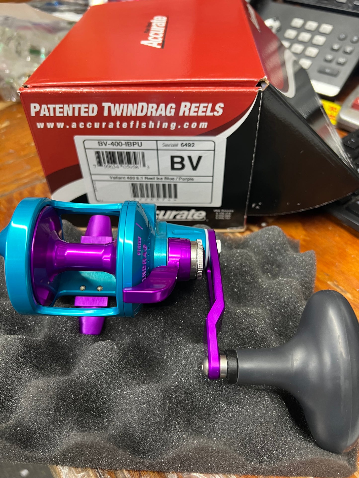 Accurate BV-400 Boss Valiant Conventional Reel Ice Blue Purple