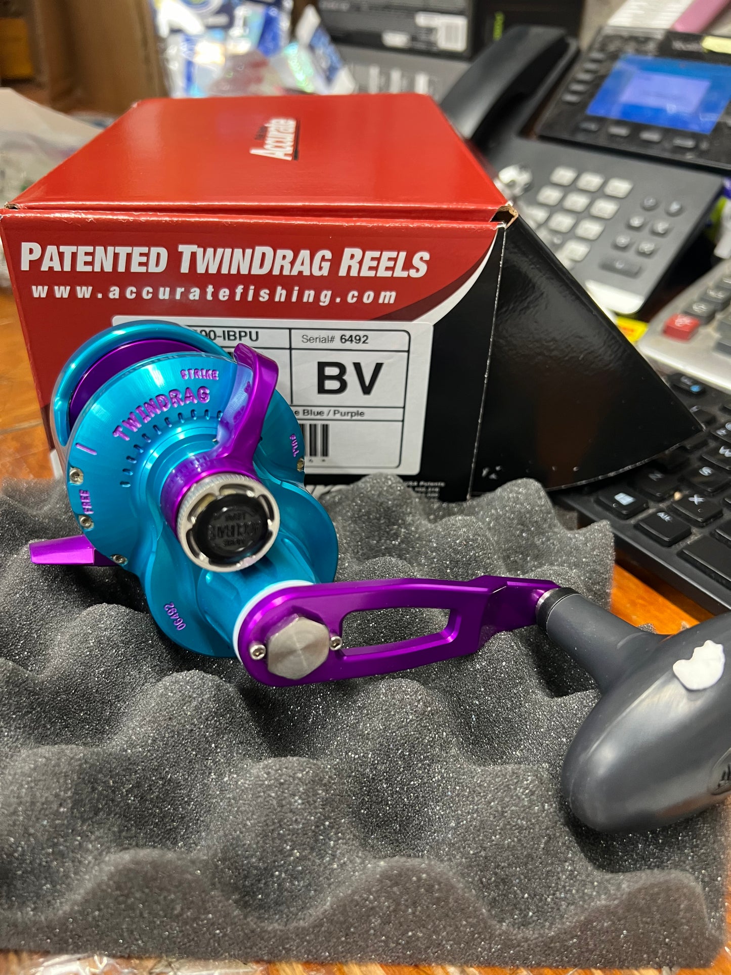 Accurate BV-400 Boss Valiant Conventional Reel Ice Blue Purple