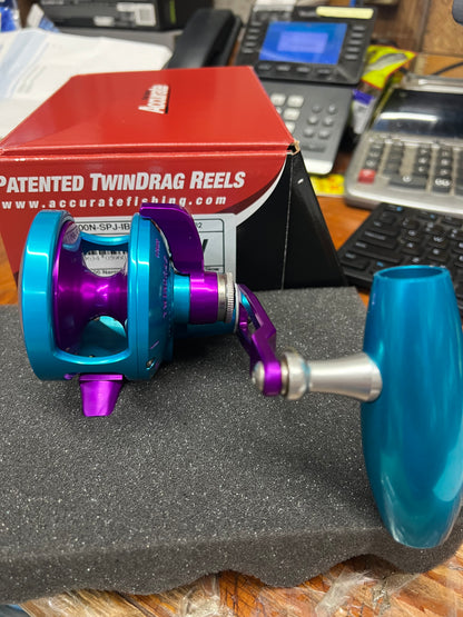 Accurate Boss Valiant BV-500N Single-Speed Lever Drag Reel Ice Blue Purple