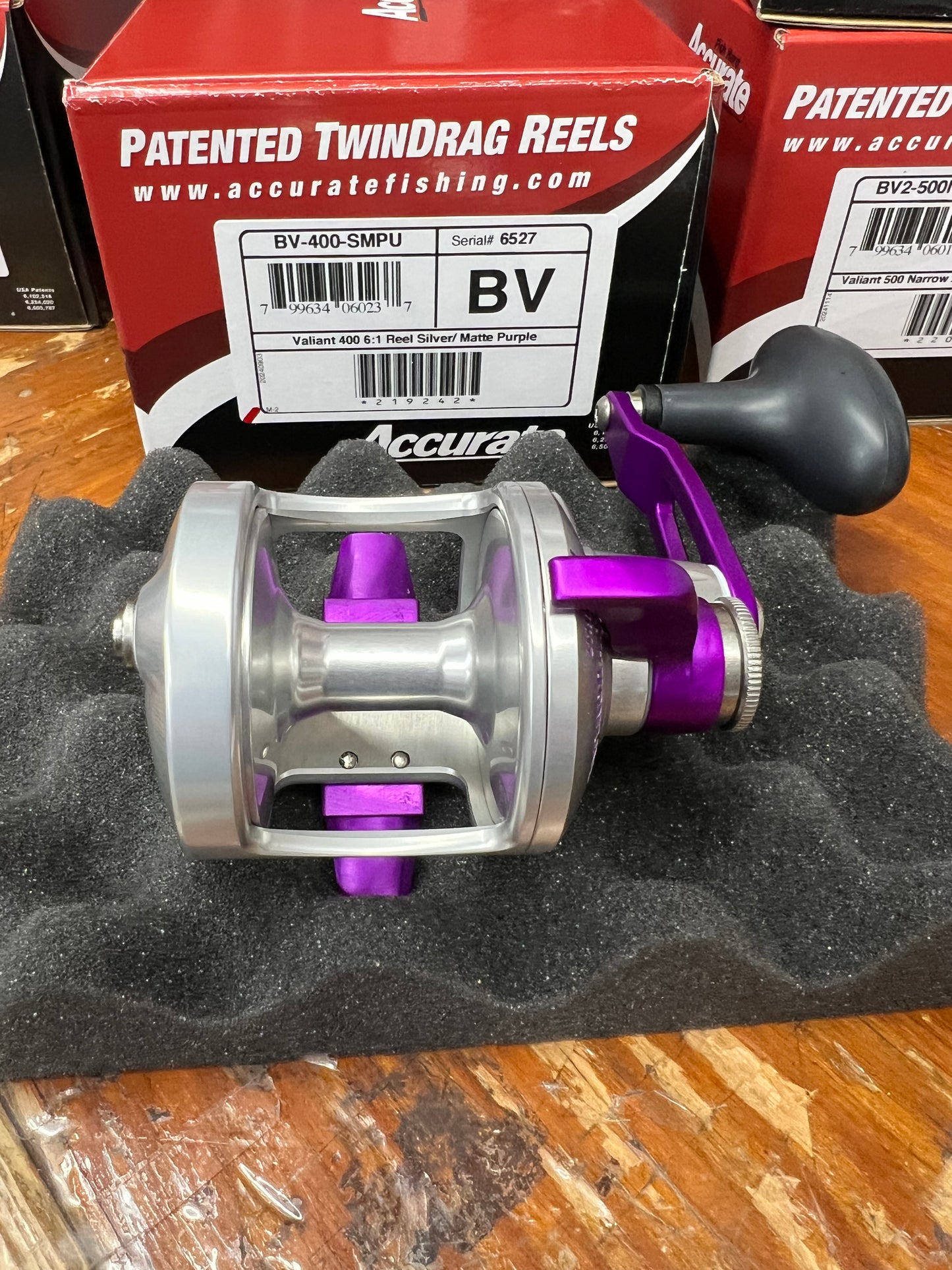 Accurate Boss Valiant BV-400 Single-Speed Lever Drag Reels Silver Matte Purple