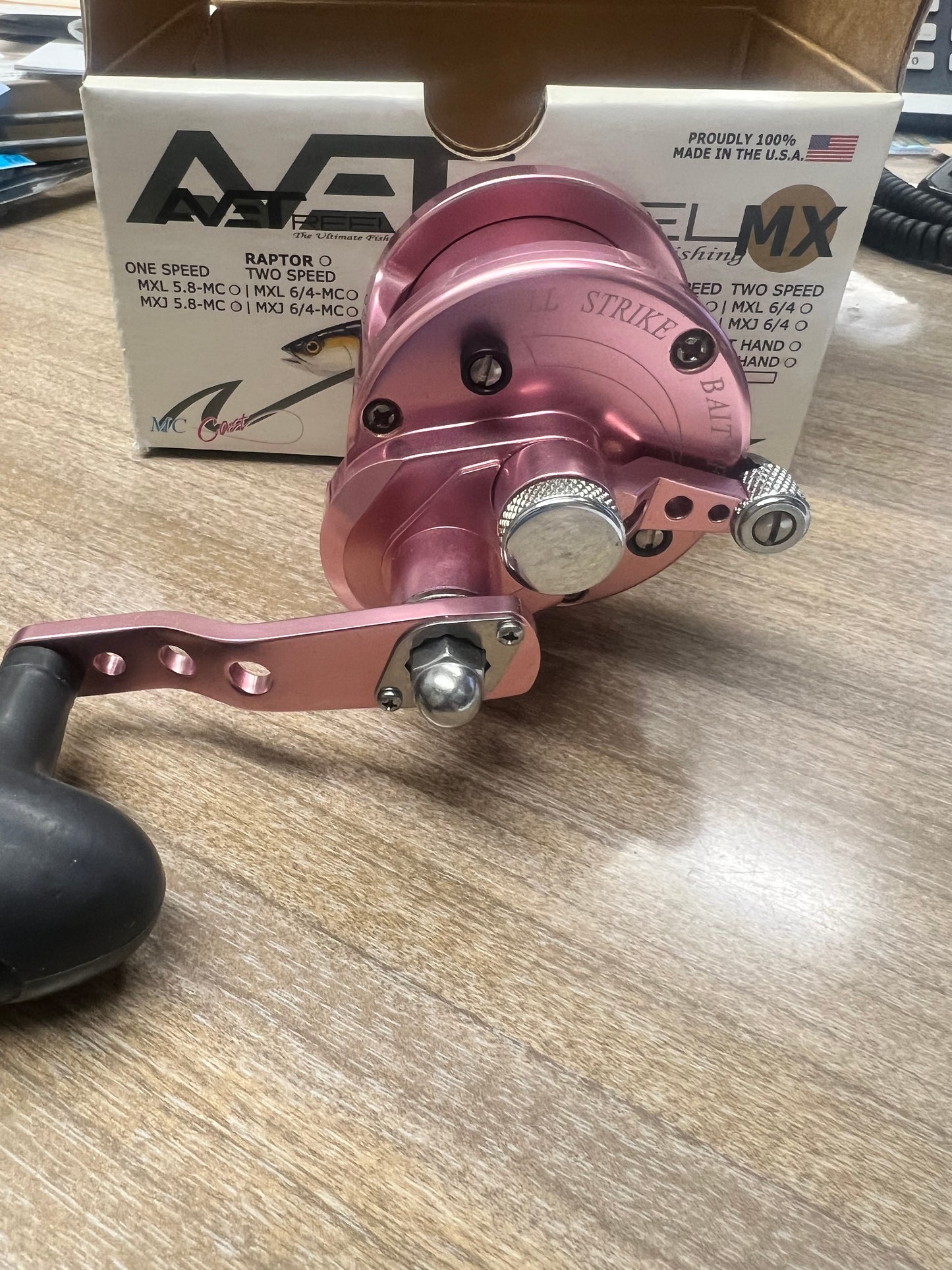 Avet Reels MXJ 5.8 MC LH Master Cast Control Special Pink Lefty Left Hand Reel