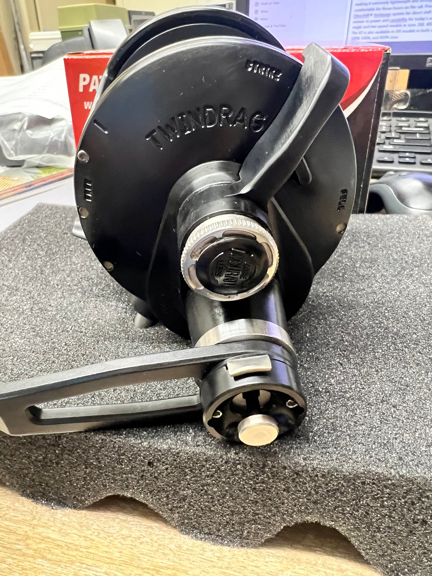 Accurate Valiant 2 600 VT2-600-MB 2 Speed Custom Matte Black V2 Reel