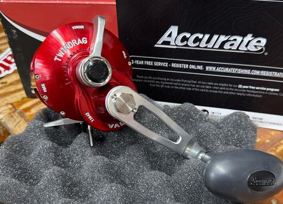 Accurate BV-600-RS Boss Valiant 600 Reel Custom Red Silver