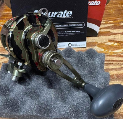 Accurate Boss Extreme 30 2-Speed BX2-30 Jungle Camo With Red Splatter Reel