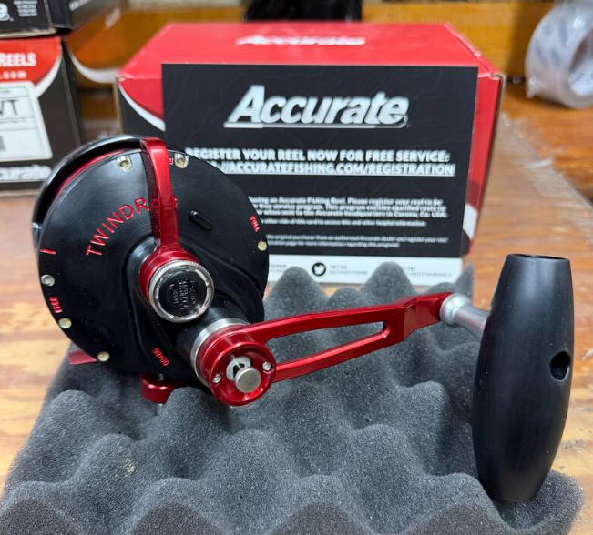 Accurate VT2-800N-JIG-MBR Valiant Twindrag 800 Narrow 2-Speed V2 Jigging Reel Matte Black/Red