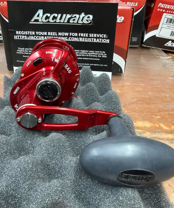 Accurate VT-400L-R Valiant Twindrag 400 Lefty Reel V2 Red