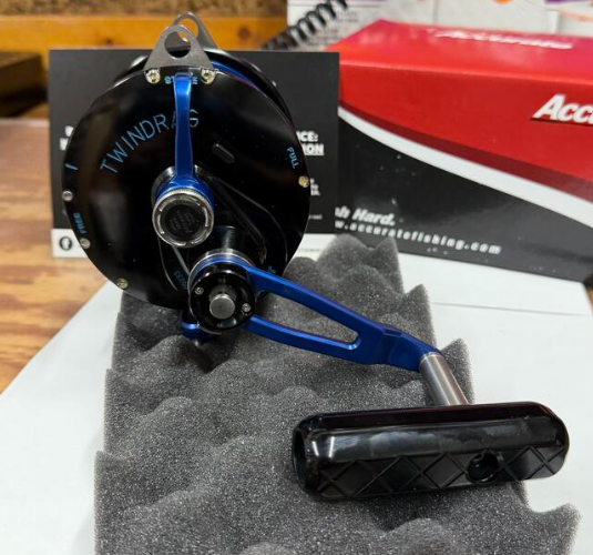 Accurate VT2-1000-BBL Valiant 2 1000 2-Speed Conventional Reel Black Blue Extreme Handle