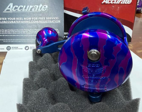 Accurate VTL-600S-PUBLC Valiant 2 Twindrag 600 Light Line Conventional Reel Purple/Blue Camo Right Hand