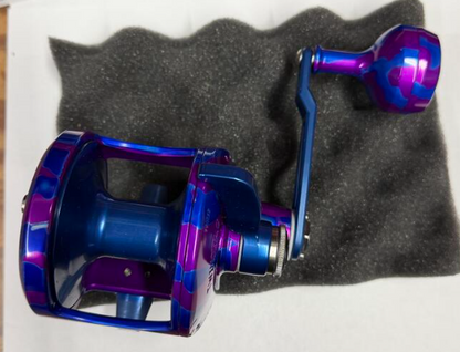 Accurate VTL-600S-PUBLC Valiant 2 Twindrag 600 Light Line Conventional Reel Purple/Blue Camo Right Hand