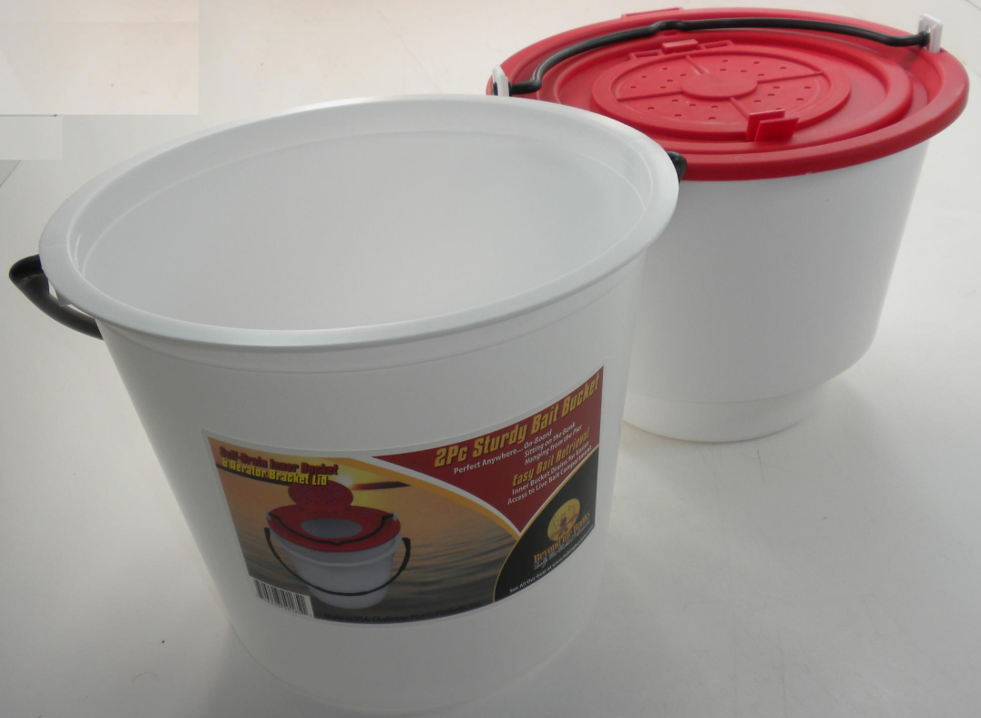 Challenge 10 Quart 2 Piece Bait Bucket With Lid