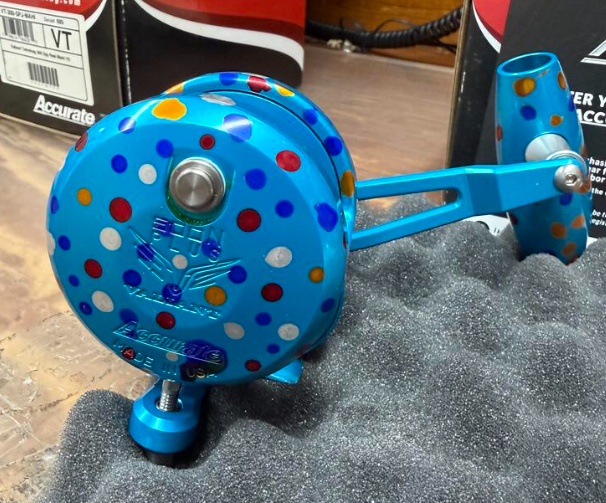 Accurate VT2-500NLP-FP Valiant 2 500 Narrow Plus 2-Speed Reel Fruity Pebbles Left SPJ Handle