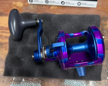 Accurate VT2-500L-PUBLC Valiant 2 500 2-Speed Conventional Reel Purple Blue Camo Left Hand
