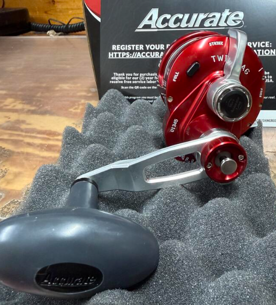 Accurate VT2-500NL-RS Valiant 2 500 Narrow 2-Speed Conventional Reel Red Silver Left Hand