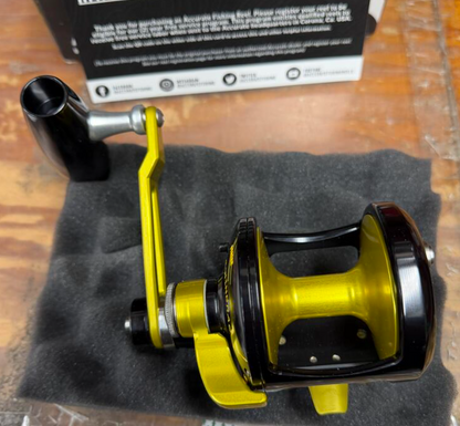 Accurate VT2-500L-BY Valiant 2 500 2-Speed Conventional Reel Black Yellow Left SPJ Handle