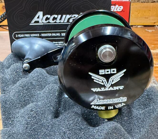 Accurate VT-500-BMC Valiant Twindrag 500 Conventional Reel Black/Multi Color Right Hand