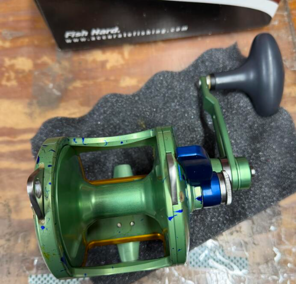 Accurate VT2-800-MAHI Valiant 2 800 2-Speed Conventional Reel Mahi Right Hand