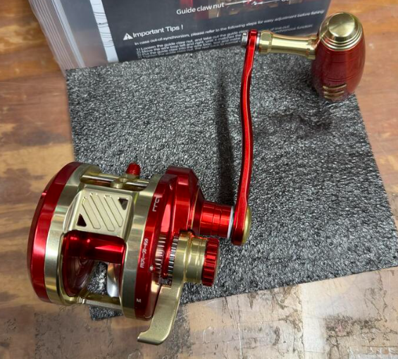 Maxel Armory 35 Level Wind Red And Light Gold Conventional Reel Right Hand