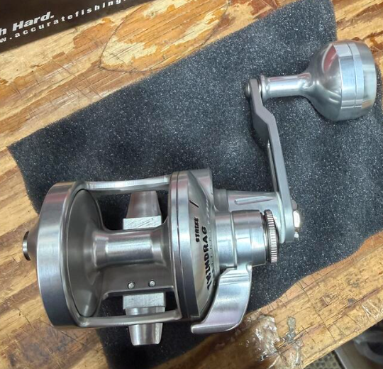 Accurate BV-400-S Boss Valiant 400 Conventional Reel Silver Right Hand