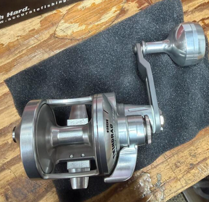 Accurate BV-400-S Boss Valiant 400 Conventional Reel Silver Right Hand