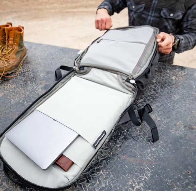 YETI Crossroads Backpack 35L