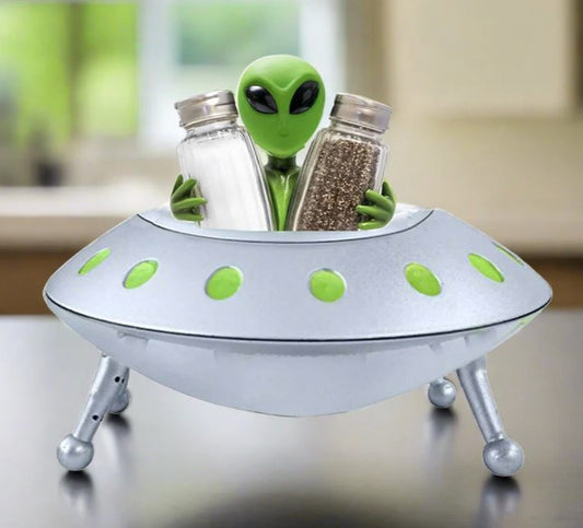 Rivers Edge Salt and Pepper Shakers-Aliens