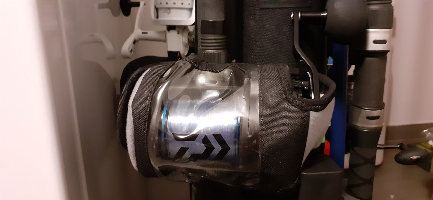 Daiwa D-Vec Tactical Clear View Reel Cover - XXL 50-60 Conventional