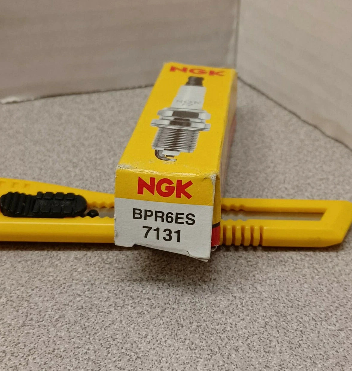 NGK BPR6ES - Commercial Series Spark Plug - 7131